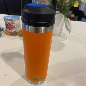 Yeti Rambler 18 oz King Crab